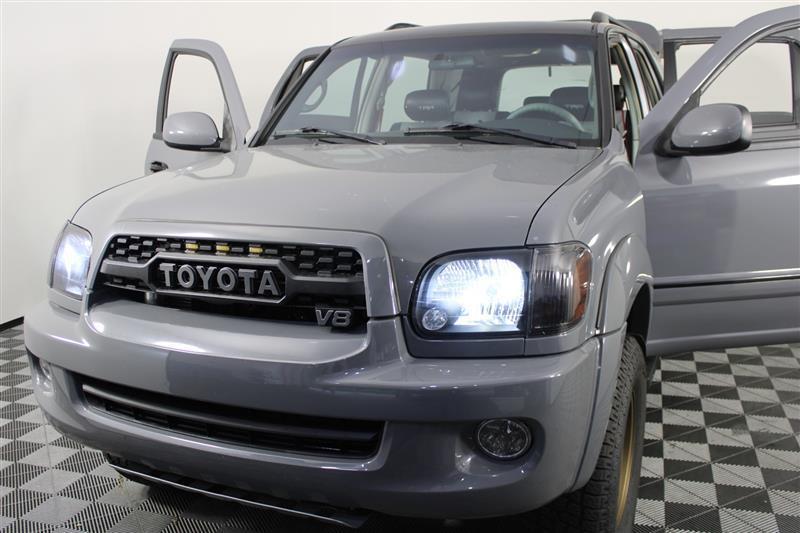 used 2006 Toyota Sequoia car, priced at $18,995