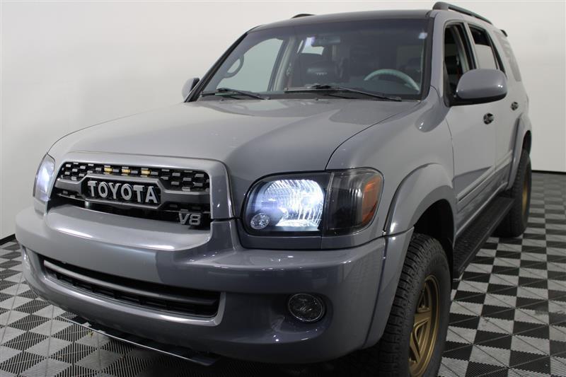 used 2006 Toyota Sequoia car, priced at $18,995