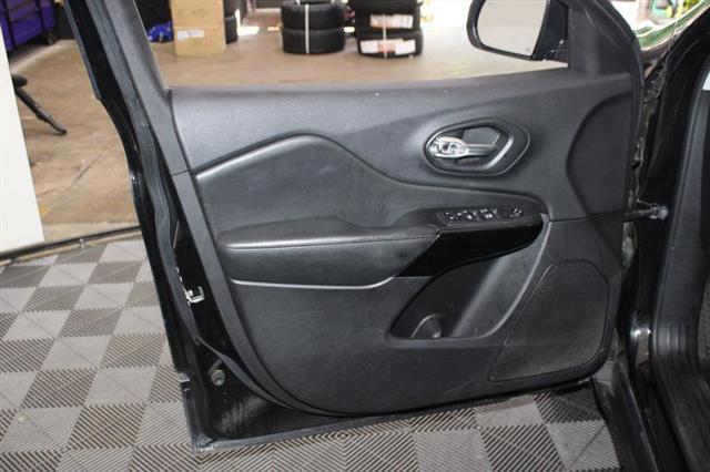 used 2020 Jeep Cherokee car, priced at $14,995