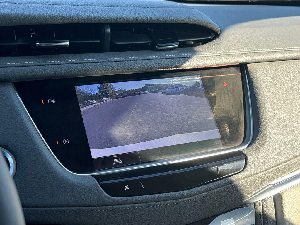 used 2022 Cadillac XT5 car, priced at $35,266