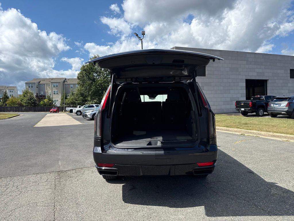 used 2023 Cadillac Escalade ESV car, priced at $77,251