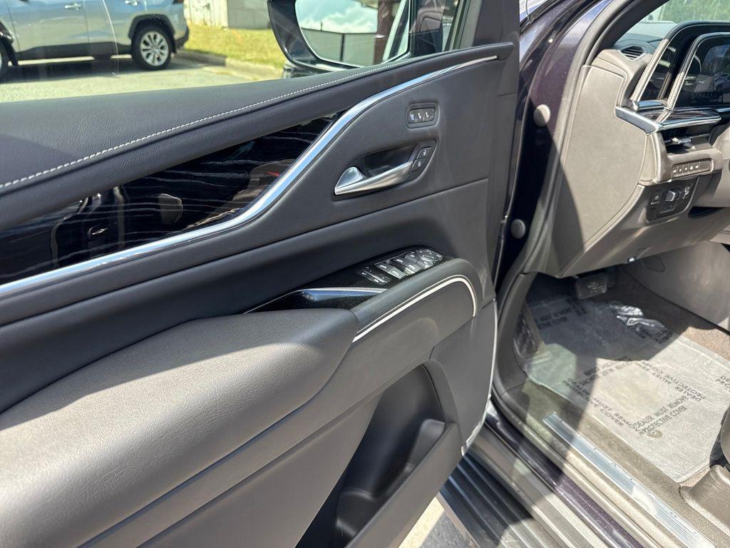 used 2023 Cadillac Escalade ESV car, priced at $77,251