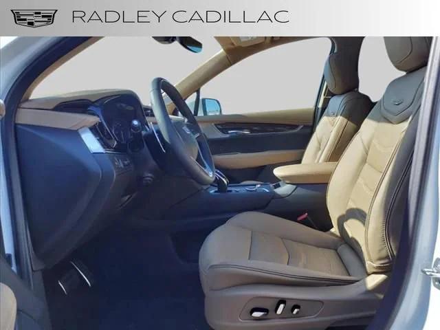 new 2025 Cadillac XT6 car, priced at $74,390