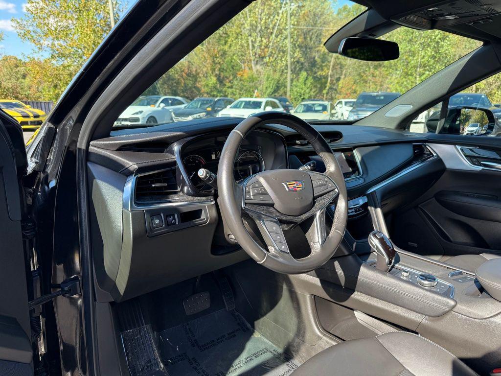 used 2022 Cadillac XT5 car, priced at $26,700