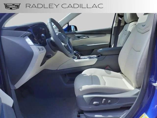 new 2025 Cadillac XT5 car, priced at $53,615