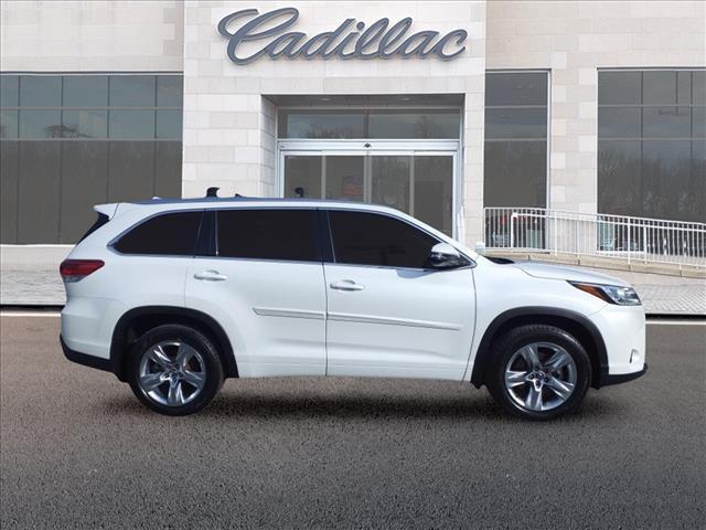 used 2018 Toyota Highlander car, priced at $21,995