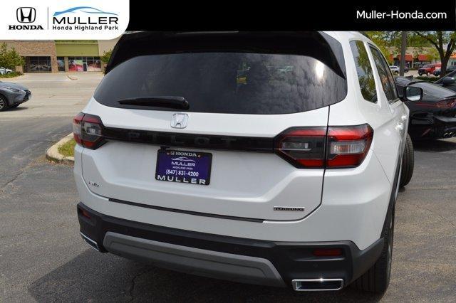 used 2025 Honda Pilot car, priced at $45,994