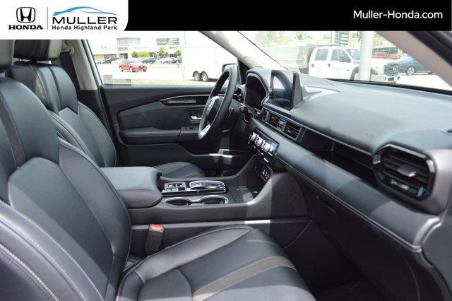 used 2025 Honda Pilot car, priced at $45,994