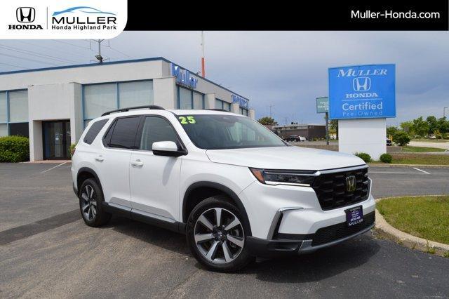 used 2025 Honda Pilot car, priced at $45,994