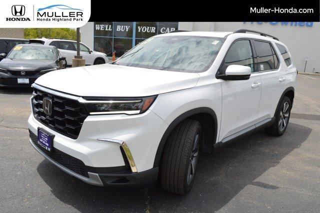 used 2025 Honda Pilot car, priced at $45,994