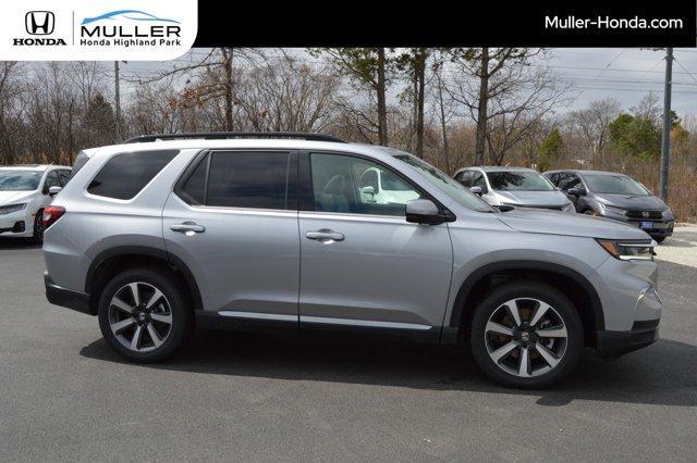 new 2025 Honda Pilot car, priced at $54,530