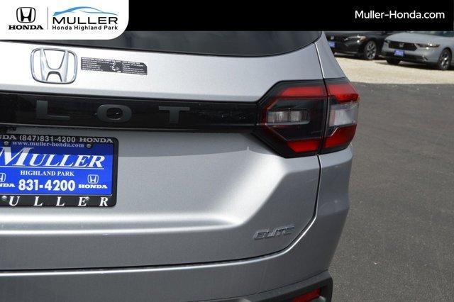 new 2025 Honda Pilot car, priced at $54,530