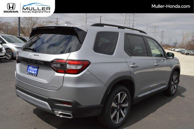 new 2025 Honda Pilot car, priced at $54,530