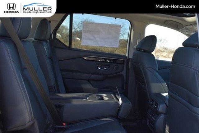 new 2025 Honda Pilot car, priced at $51,505