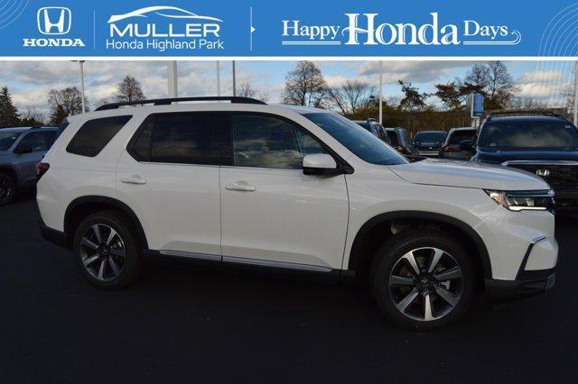 new 2025 Honda Pilot car, priced at $55,920