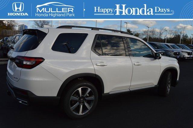 new 2025 Honda Pilot car, priced at $55,920