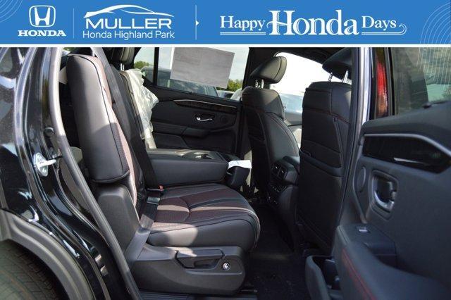 new 2025 Honda Pilot car, priced at $56,665