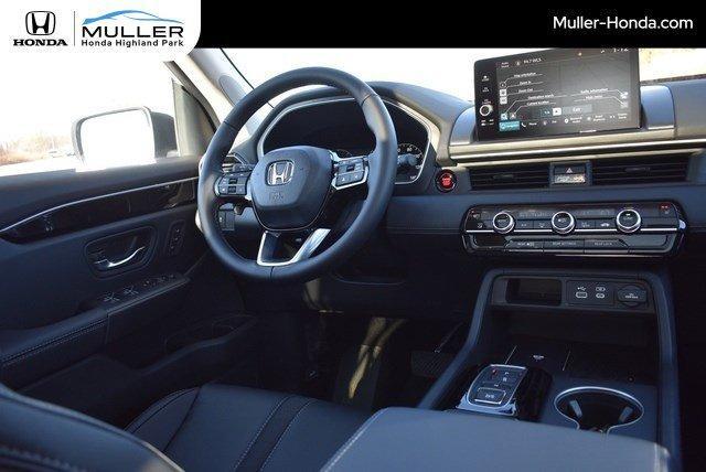 new 2025 Honda Pilot car, priced at $51,550
