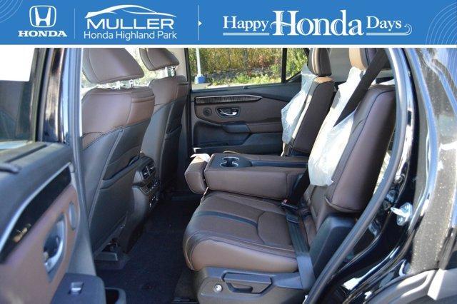 new 2025 Honda Pilot car, priced at $54,475