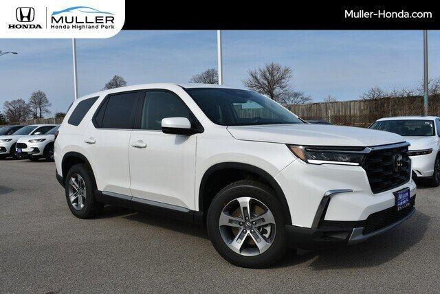 new 2025 Honda Pilot car, priced at $47,505