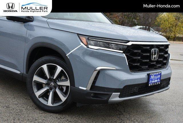 new 2025 Honda Pilot car, priced at $54,985