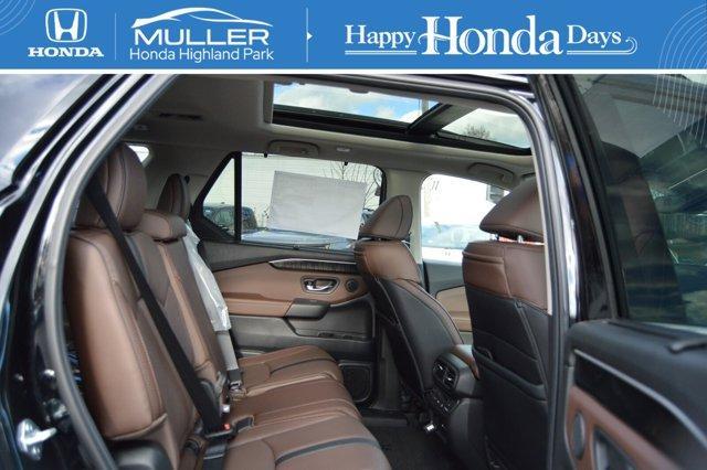 new 2025 Honda Pilot car, priced at $54,475