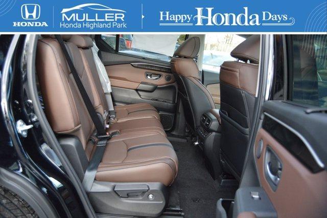 new 2025 Honda Pilot car, priced at $54,475