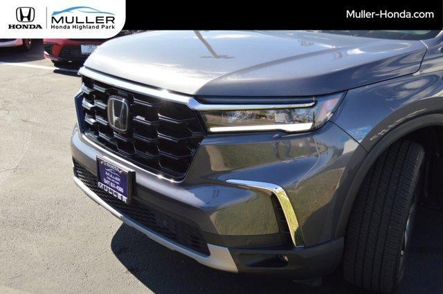 used 2024 Honda Pilot car, priced at $42,994