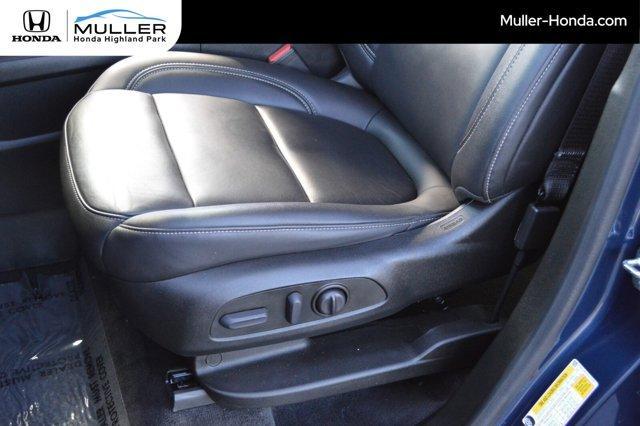 used 2023 Chevrolet Traverse car, priced at $32,994