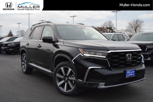 new 2025 Honda Pilot car, priced at $51,050