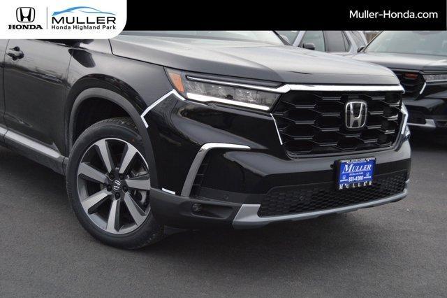 new 2025 Honda Pilot car, priced at $51,050