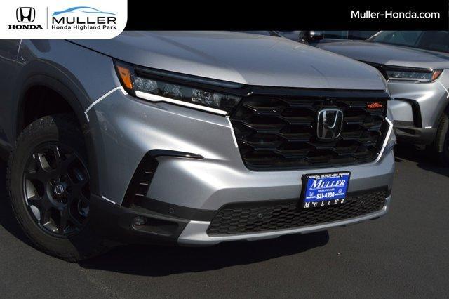 new 2025 Honda Pilot car, priced at $50,795