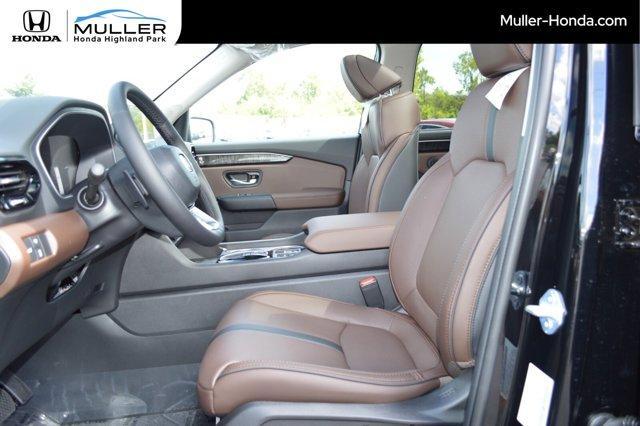 new 2025 Honda Pilot car, priced at $54,575