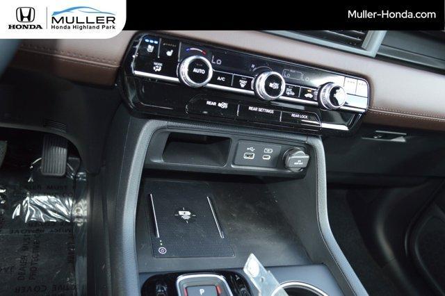 new 2025 Honda Pilot car, priced at $54,575