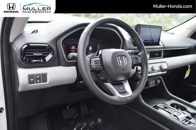 new 2025 Honda Pilot car, priced at $56,705