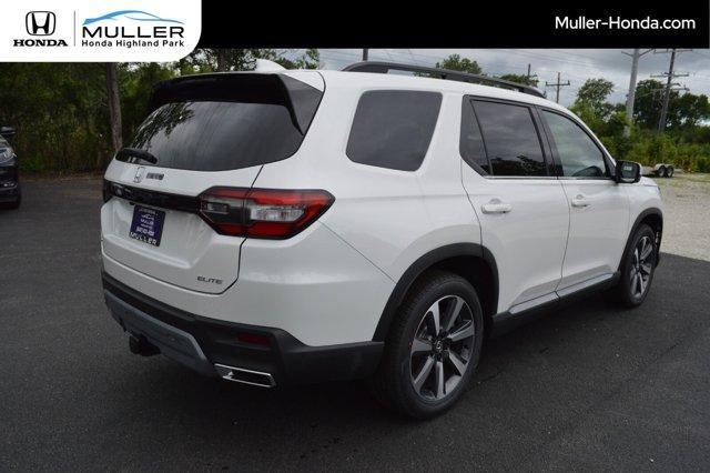 new 2025 Honda Pilot car, priced at $56,705