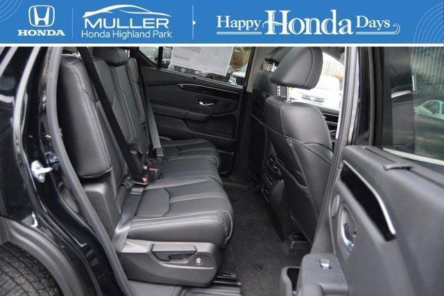 new 2025 Honda Pilot car, priced at $50,995