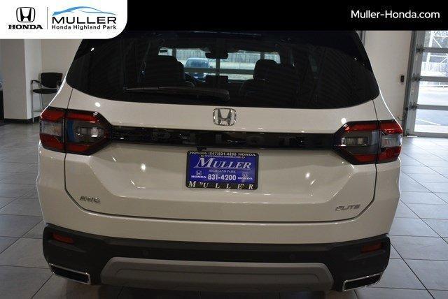 new 2025 Honda Pilot car, priced at $55,030