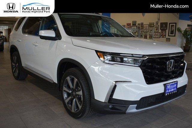 new 2025 Honda Pilot car, priced at $55,030
