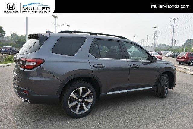 new 2025 Honda Pilot car, priced at $54,530