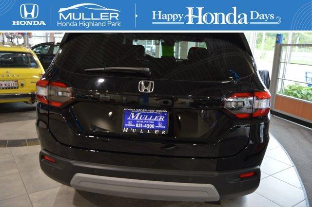 new 2025 Honda Pilot car, priced at $44,595