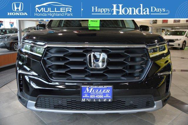 new 2025 Honda Pilot car, priced at $44,595