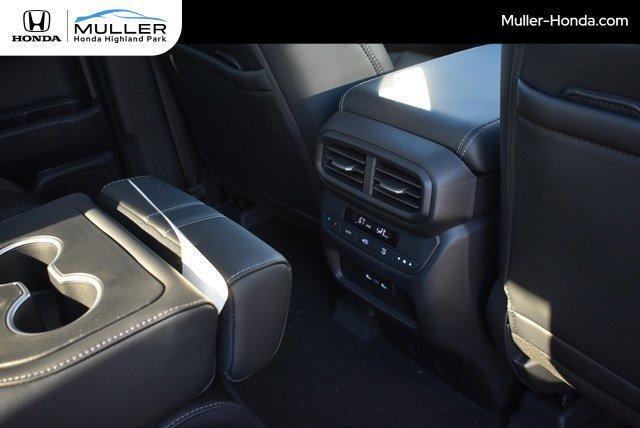 new 2025 Honda Pilot car, priced at $51,095