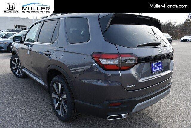 new 2025 Honda Pilot car, priced at $51,095