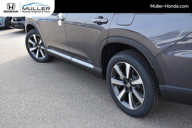 new 2025 Honda Pilot car, priced at $51,095