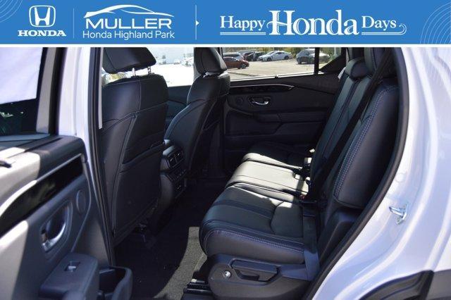 new 2025 Honda Pilot car, priced at $47,450