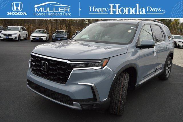 new 2025 Honda Pilot car, priced at $54,930