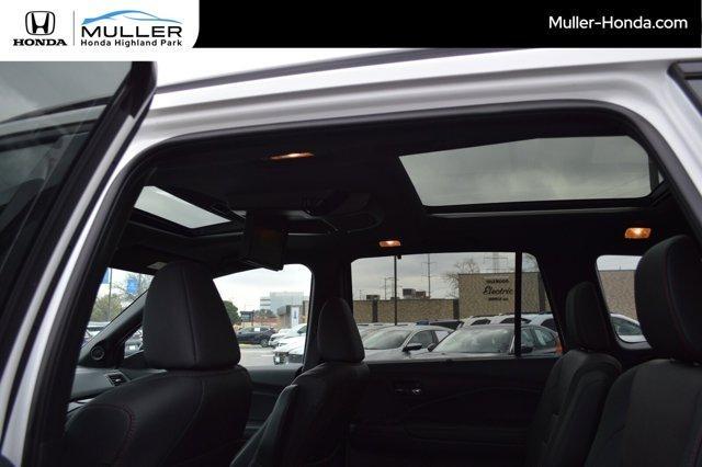 used 2022 Honda Pilot car, priced at $38,994
