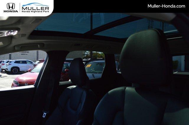 used 2018 Volvo XC60 car, priced at $21,994