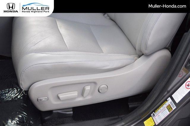 used 2015 Toyota Highlander car, priced at $19,694